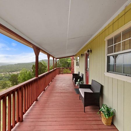 Entire 2Br 2Ba Hilltop View Home Sleeps 7 Pets 4 Acres Jacuzzi Central Ac Kingbeds Free Wifi-Parking Kitchen Washerdryer Starry Terrace Two Sunset Dining Patios Grill Stovetop Oven Fridge Onsitewoodedhiking Wildlife Coveredpatio4Pets & Birds Singing! Marble Falls Buitenkant foto