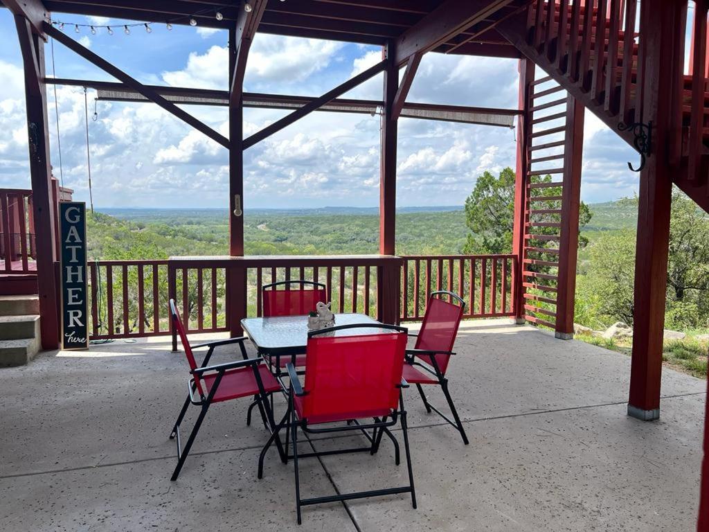 Entire 2Br 2Ba Hilltop View Home Sleeps 7 Pets 4 Acres Jacuzzi Central Ac Kingbeds Free Wifi-Parking Kitchen Washerdryer Starry Terrace Two Sunset Dining Patios Grill Stovetop Oven Fridge Onsitewoodedhiking Wildlife Coveredpatio4Pets & Birds Singing! Marble Falls Buitenkant foto