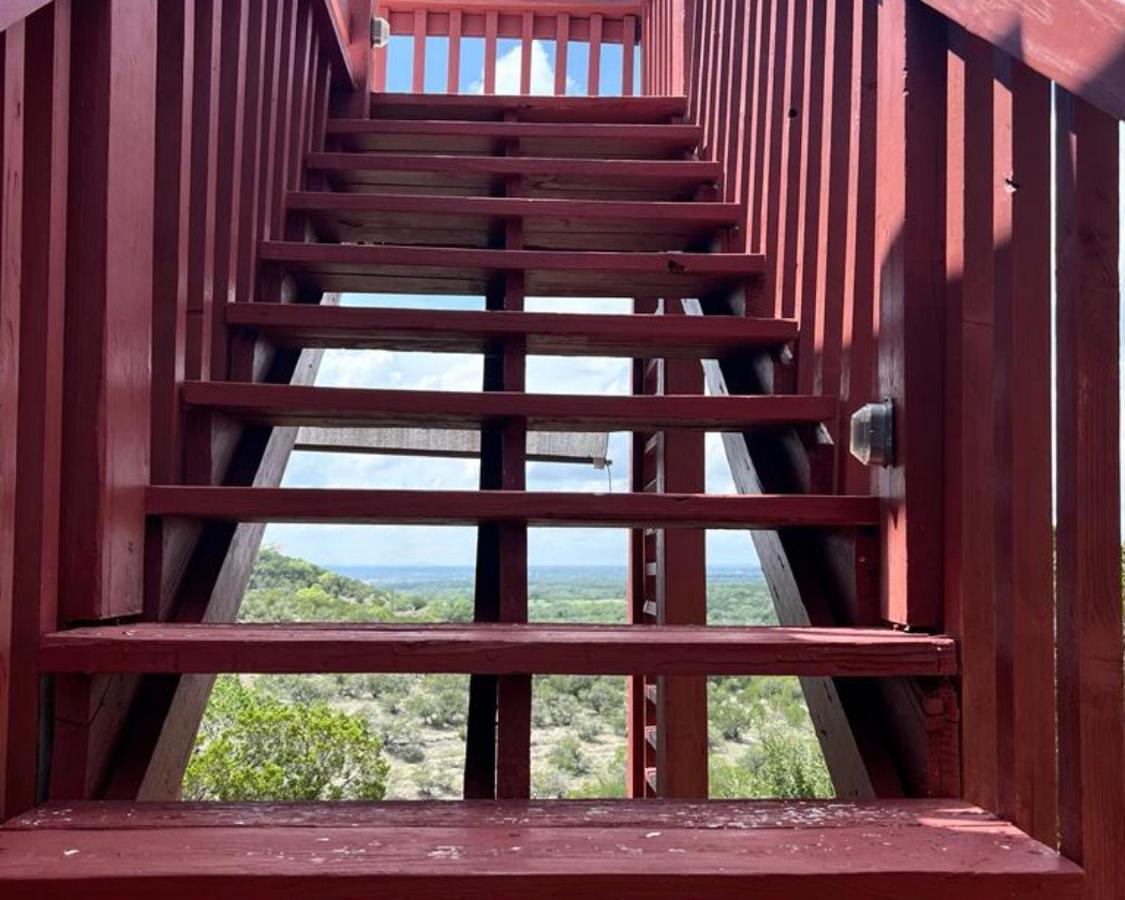 Entire 2Br 2Ba Hilltop View Home Sleeps 7 Pets 4 Acres Jacuzzi Central Ac Kingbeds Free Wifi-Parking Kitchen Washerdryer Starry Terrace Two Sunset Dining Patios Grill Stovetop Oven Fridge Onsitewoodedhiking Wildlife Coveredpatio4Pets & Birds Singing! Marble Falls Buitenkant foto