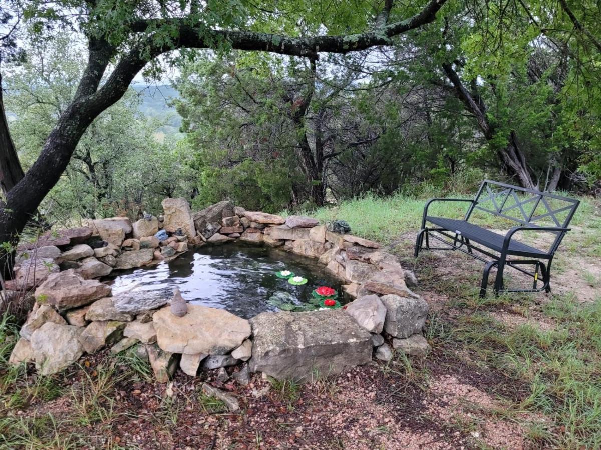 Entire 2Br 2Ba Hilltop View Home Sleeps 7 Pets 4 Acres Jacuzzi Central Ac Kingbeds Free Wifi-Parking Kitchen Washerdryer Starry Terrace Two Sunset Dining Patios Grill Stovetop Oven Fridge Onsitewoodedhiking Wildlife Coveredpatio4Pets & Birds Singing! Marble Falls Buitenkant foto