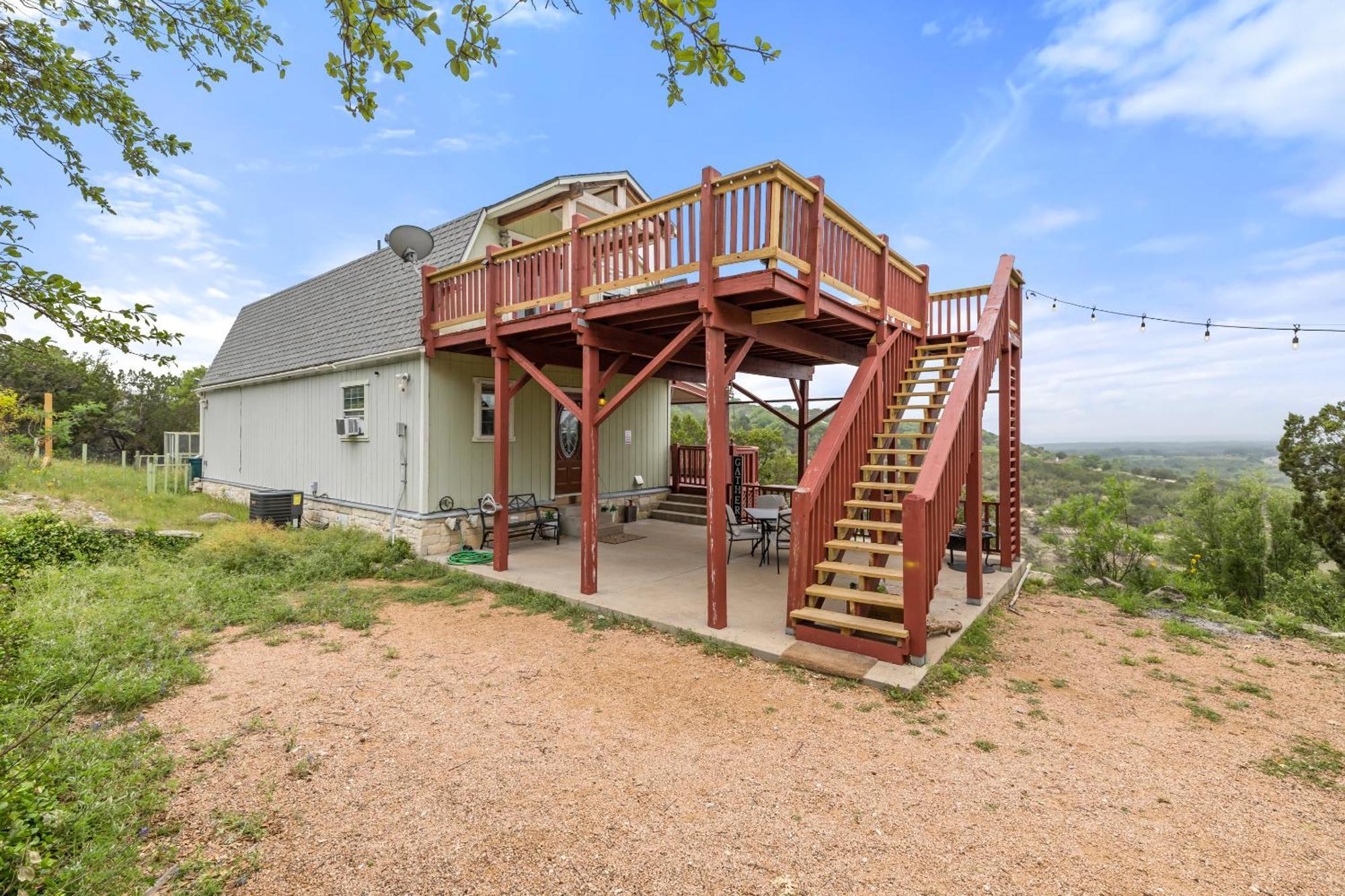 Entire 2Br 2Ba Hilltop View Home Sleeps 7 Pets 4 Acres Jacuzzi Central Ac Kingbeds Free Wifi-Parking Kitchen Washerdryer Starry Terrace Two Sunset Dining Patios Grill Stovetop Oven Fridge Onsitewoodedhiking Wildlife Coveredpatio4Pets & Birds Singing! Marble Falls Buitenkant foto