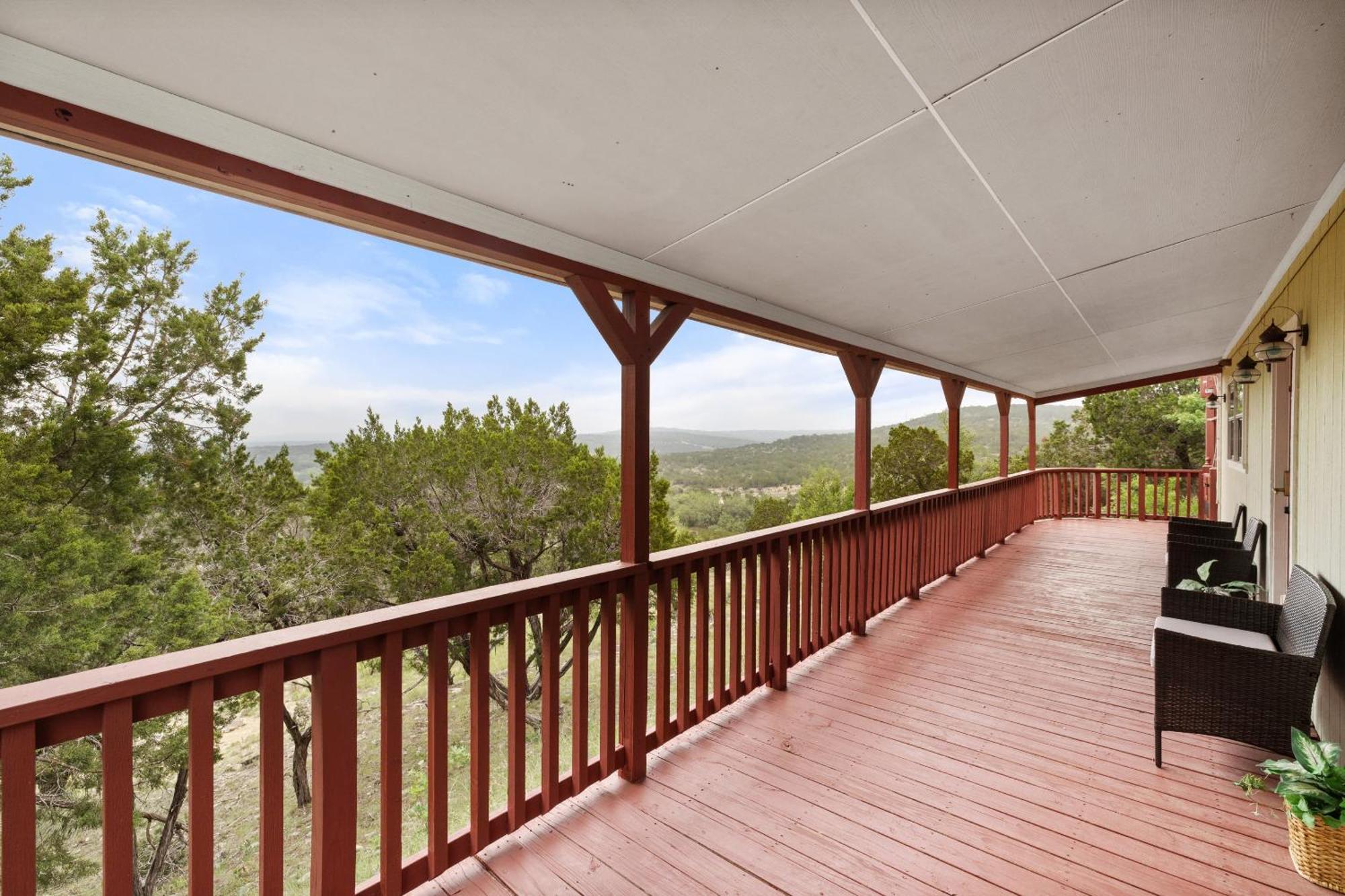 Entire 2Br 2Ba Hilltop View Home Sleeps 7 Pets 4 Acres Jacuzzi Central Ac Kingbeds Free Wifi-Parking Kitchen Washerdryer Starry Terrace Two Sunset Dining Patios Grill Stovetop Oven Fridge Onsitewoodedhiking Wildlife Coveredpatio4Pets & Birds Singing! Marble Falls Buitenkant foto