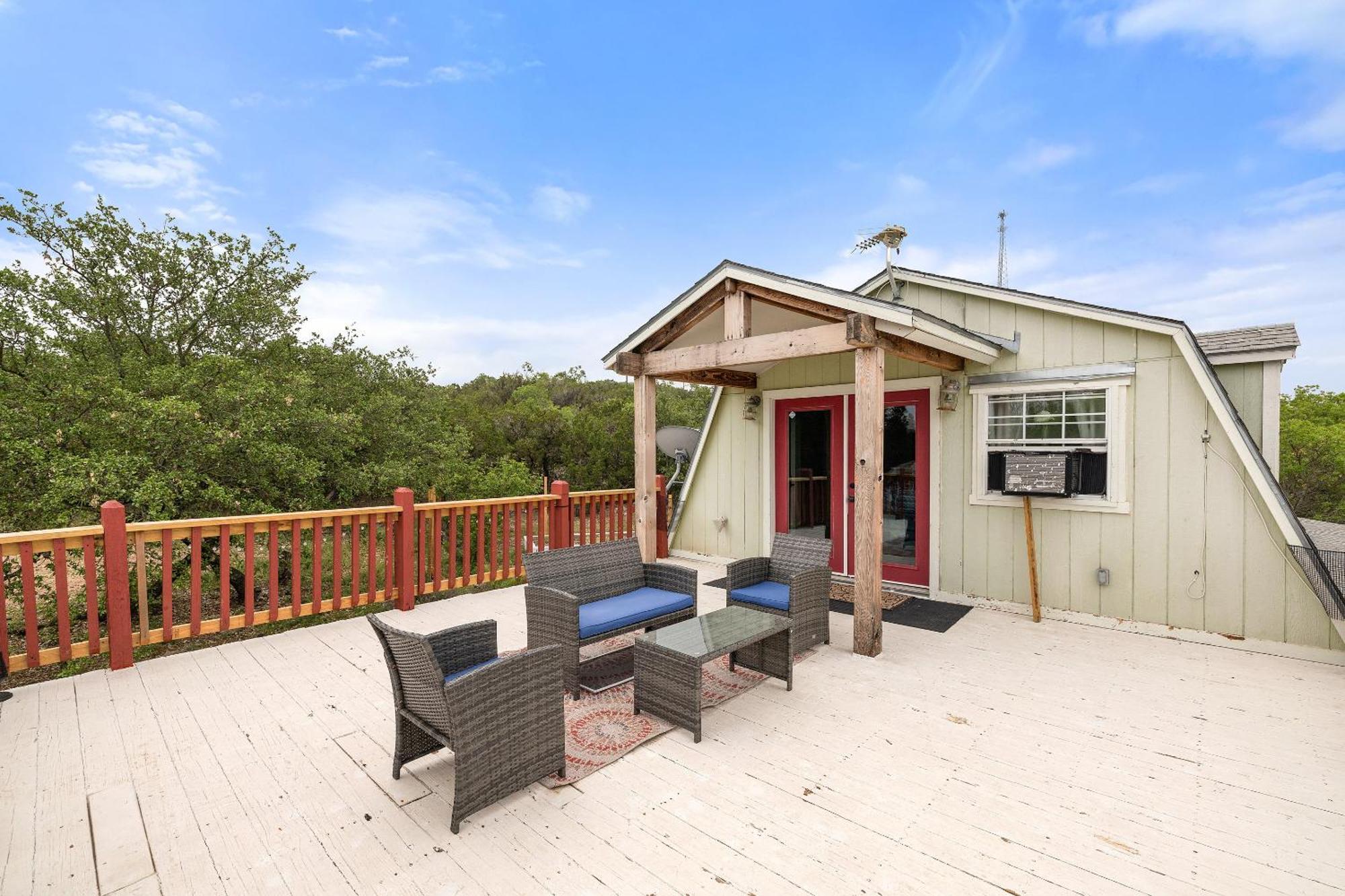 Entire 2Br 2Ba Hilltop View Home Sleeps 7 Pets 4 Acres Jacuzzi Central Ac Kingbeds Free Wifi-Parking Kitchen Washerdryer Starry Terrace Two Sunset Dining Patios Grill Stovetop Oven Fridge Onsitewoodedhiking Wildlife Coveredpatio4Pets & Birds Singing! Marble Falls Buitenkant foto