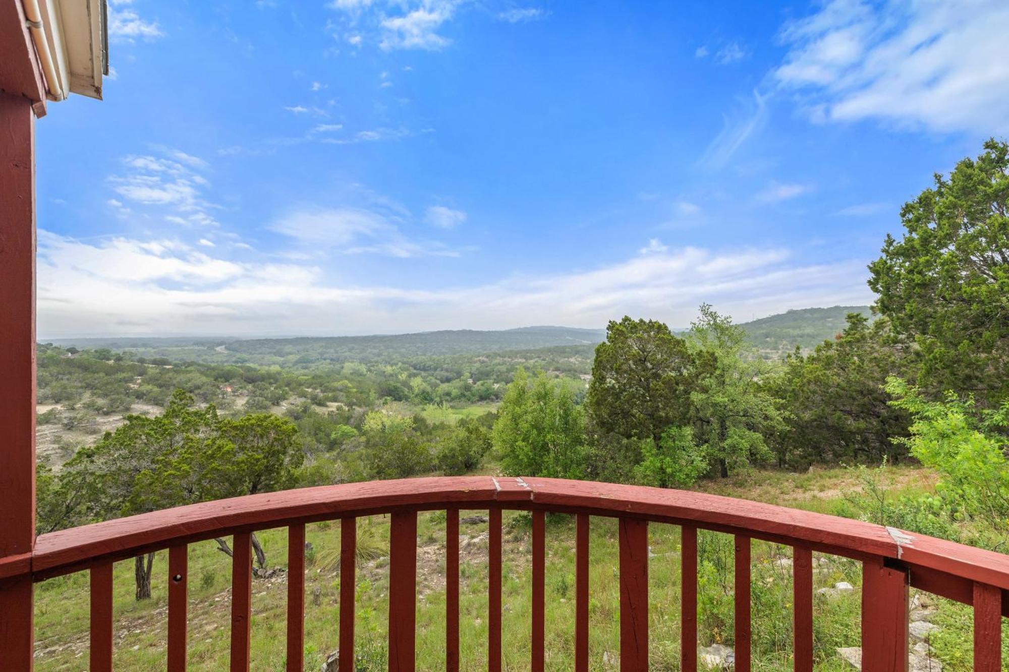 Entire 2Br 2Ba Hilltop View Home Sleeps 7 Pets 4 Acres Jacuzzi Central Ac Kingbeds Free Wifi-Parking Kitchen Washerdryer Starry Terrace Two Sunset Dining Patios Grill Stovetop Oven Fridge Onsitewoodedhiking Wildlife Coveredpatio4Pets & Birds Singing! Marble Falls Buitenkant foto