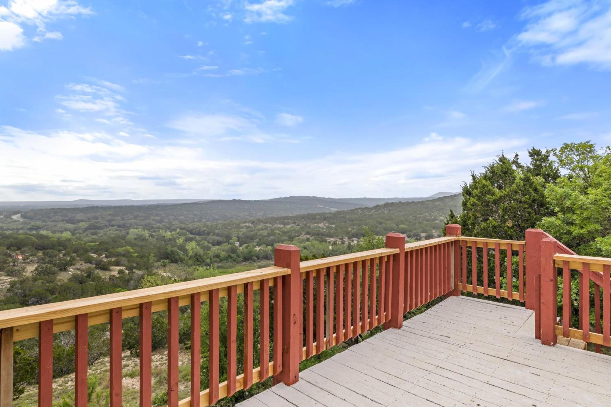 Entire 2Br 2Ba Hilltop View Home Sleeps 7 Pets 4 Acres Jacuzzi Central Ac Kingbeds Free Wifi-Parking Kitchen Washerdryer Starry Terrace Two Sunset Dining Patios Grill Stovetop Oven Fridge Onsitewoodedhiking Wildlife Coveredpatio4Pets & Birds Singing! Marble Falls Buitenkant foto